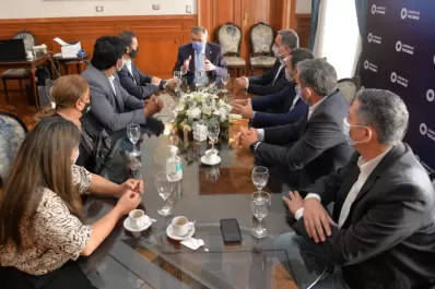 Elecciones 2021: Jaldo recibió a los concejales oficialistas de San Miguel de Tucumán