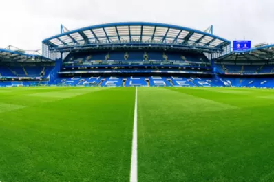 Chelsea tiene solo semanas para completar su venta