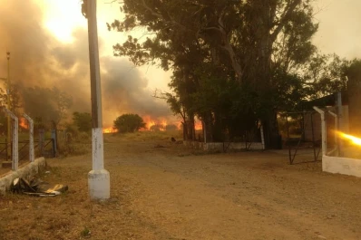 El fuego se propaga y el clima no ayuda