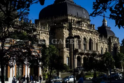 El Gobierno de Tucumán declaró asueto administrativo y escolar para el martes próximo