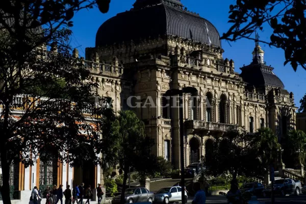 El Gobierno de Tucumán declaró asueto administrativo y escolar para el martes próximo