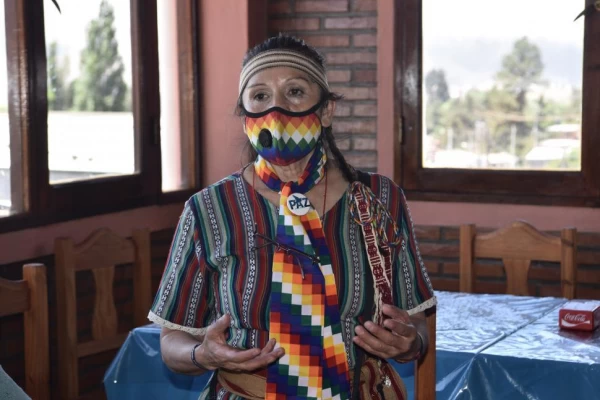 Basural en El Mollar: Tras intentar cortar la ruta camino a los Valles, quedó aprehendida la cacique Margarita Mamaní
