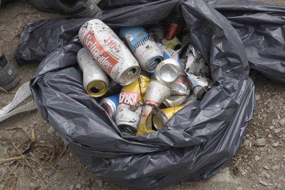 GRAN PROBLEMA. Los residuos de bebidas alcohólicas fueron mayoría. la gaceta / fotos de franco vera  