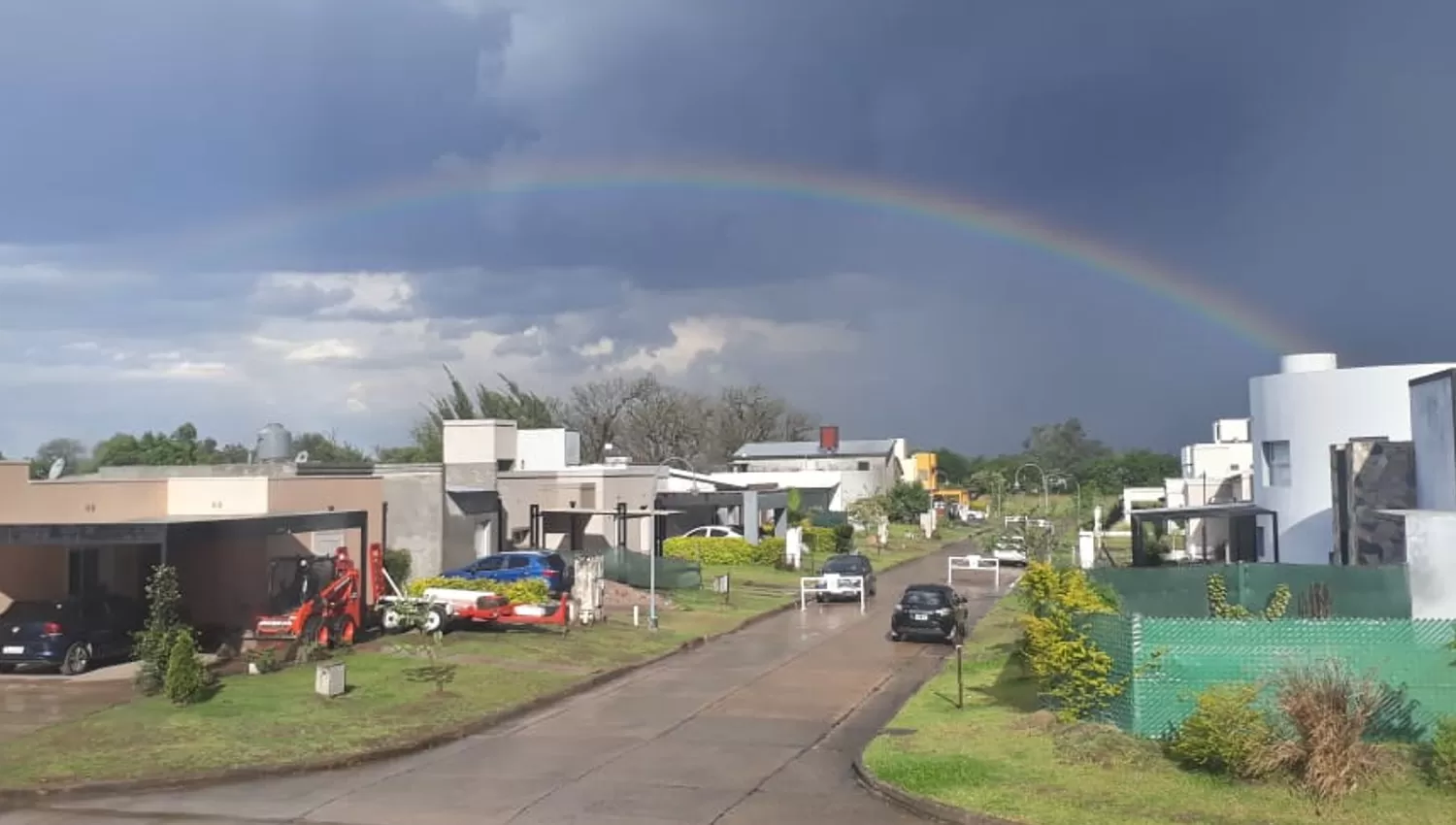 AL NORTE. La imagen fue tomada sobre el barrio Las Quintas, en Tafí Viejo.