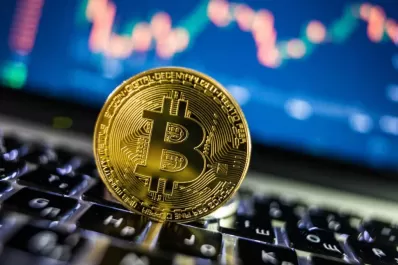 Bitcoin sigue a la baja y una resolución de la UE le puso freno al derrumbe