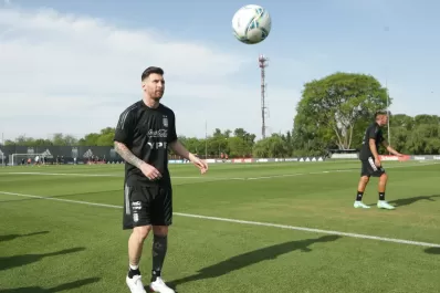 Messi podría ir de entrada en la visita de Argentina a Uruguay