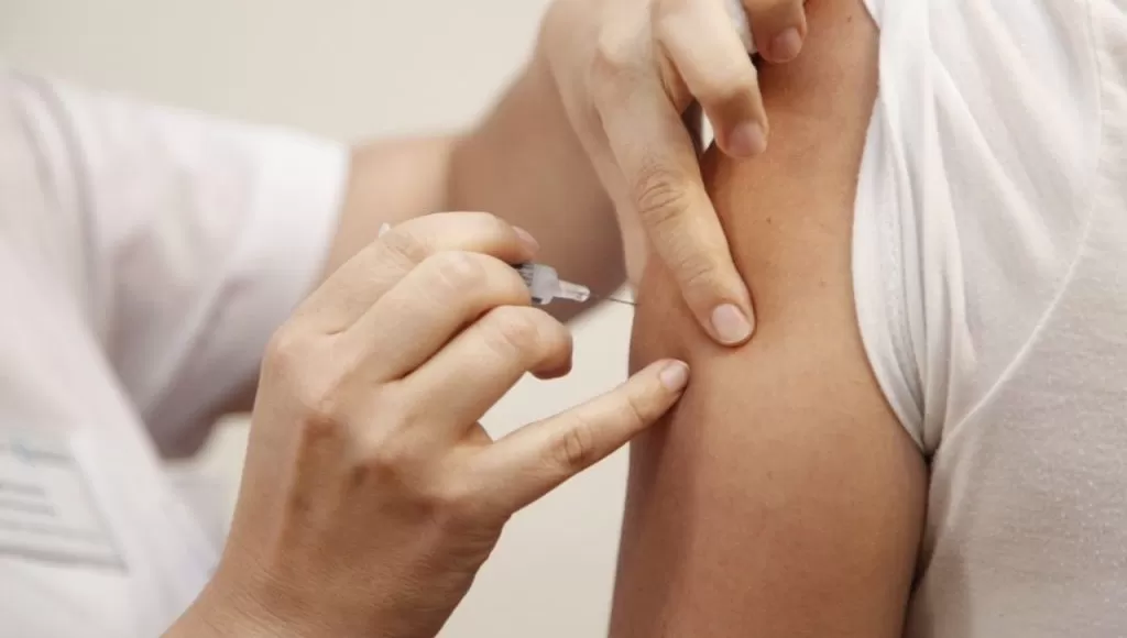 CONVOCATORIA. El Siprosa llama a 9.000 personas a aplicarse la segunda dosis de Moderna.