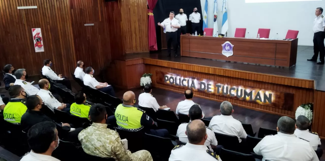 La Policía se prepara para custodiar los 517 centros de votación el domingo