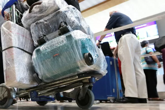 PROTECCIÓN. Mientras más medidas de seguridad tenga la maleta, menos probable será que sea abierta. 