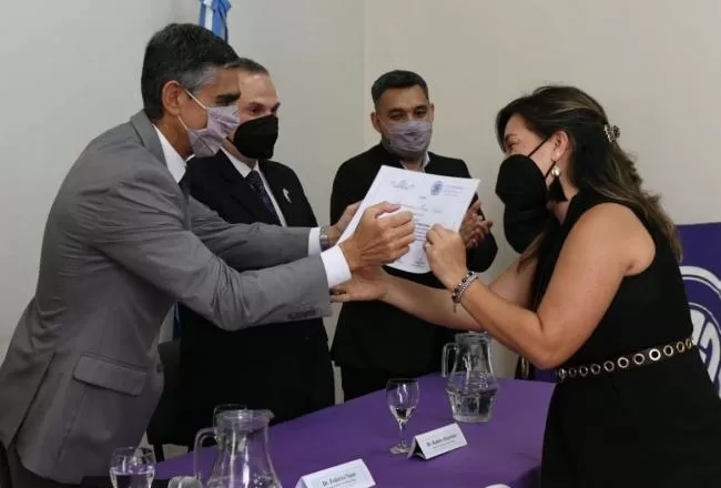 ACTO. Se realizó la entrega de diplomas del curso de post grado de Derecho Constitucional. Foto tomada de comunicaciontucuman.gob.ar