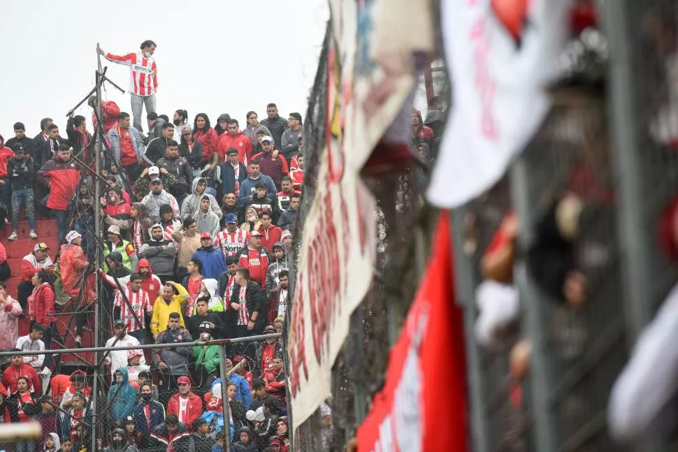UN JUGADOR MÁS. En San Martín entienden que los hinchas jugarán un papel importante contra Tigre. El aliento está asegurado y el equipo quiere tomarlo a su favor.  