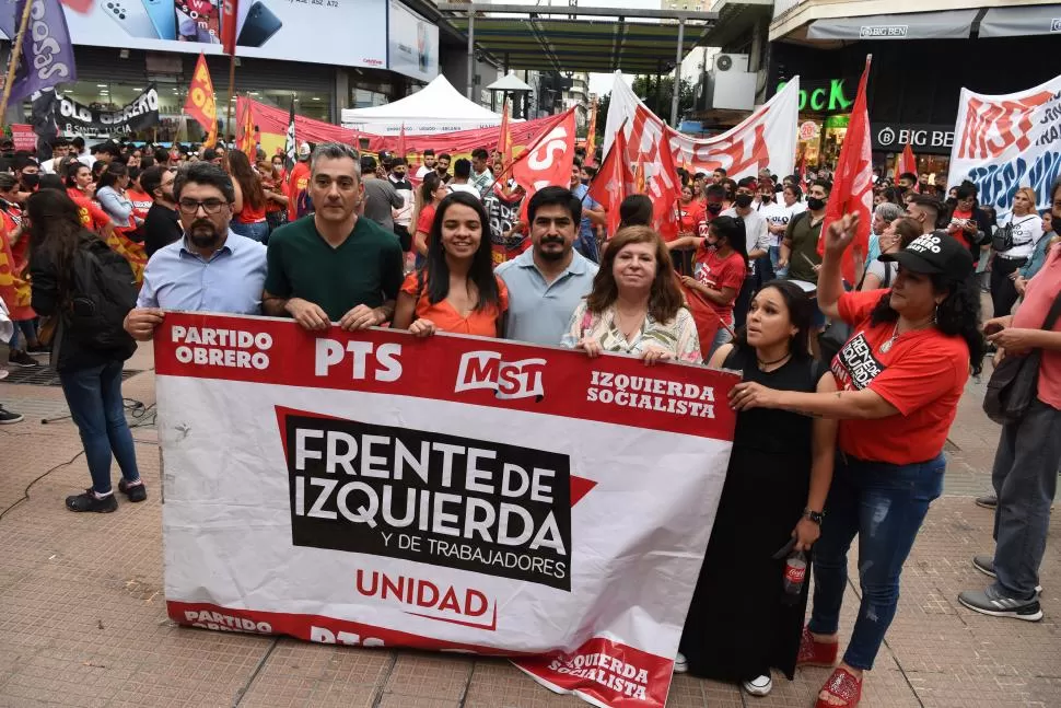 EN LA PEATONAL. La izquierda se hizo escuchar en el microcentro. 