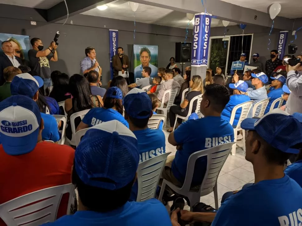 EN TAFÍ VIEJO. En una sede partidaria de esa ciudad, FR, con Bussi a la cabeza, cerró la tarea proselitista. 