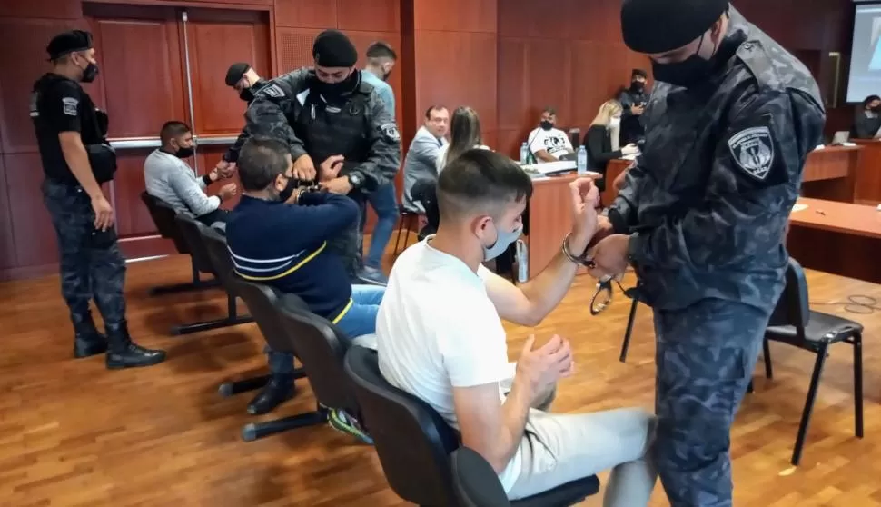 TRASLADOS. Todos los acusados por el crimen que se encuentran detenidos son trasladados bajo un fuerte operativo de seguridad.  