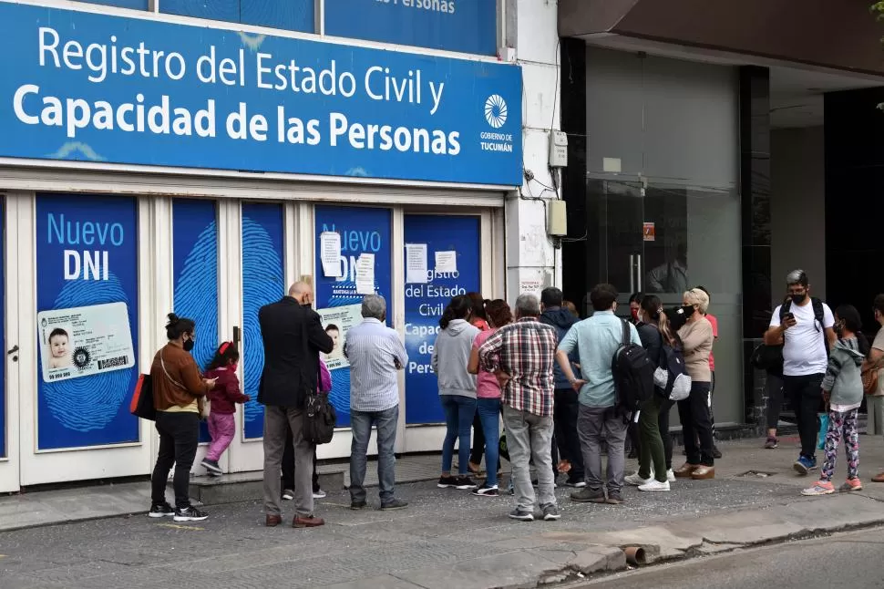 Hoy y mañana, abren las sedes del Registro Civil para retirar el DNI