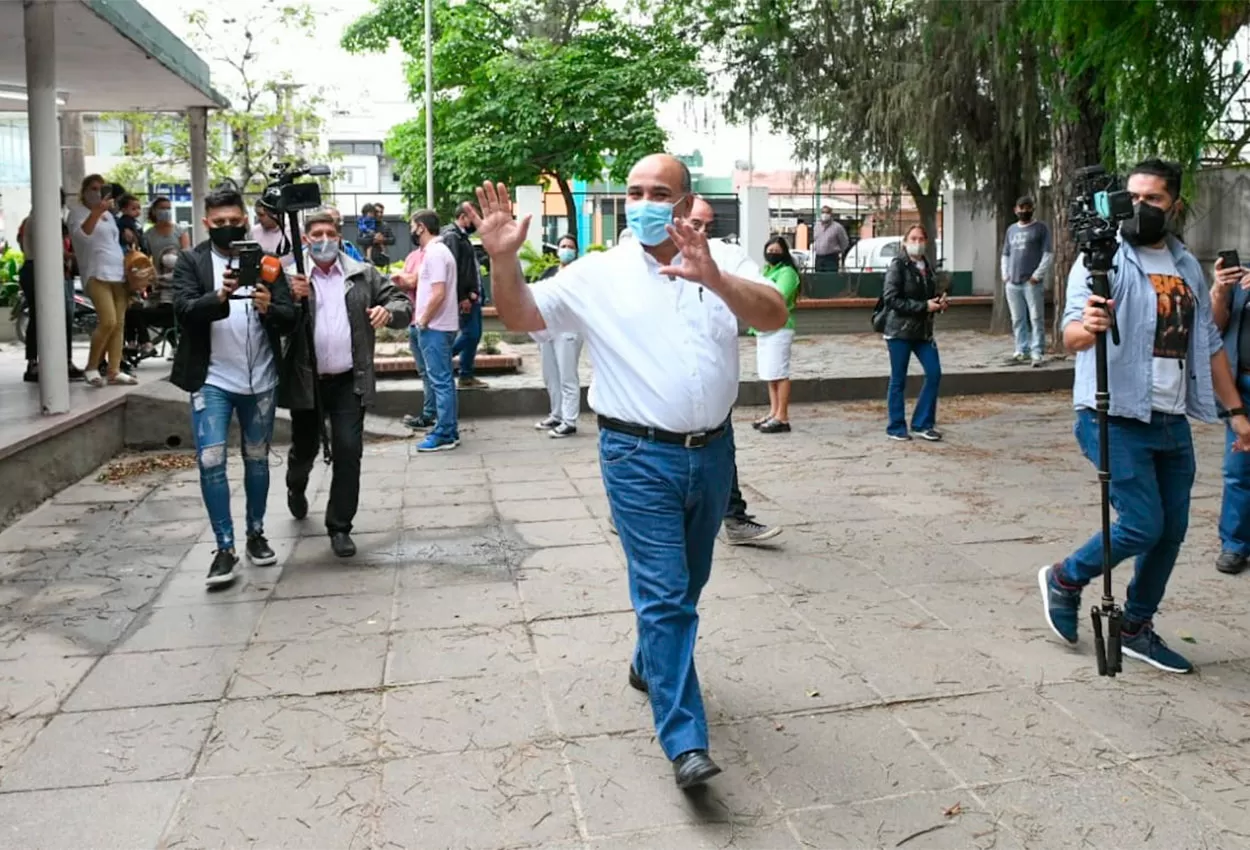 DESDE TUCUMÁN. Manzur seguirá el escrutinio en la Casa de Gobierno.