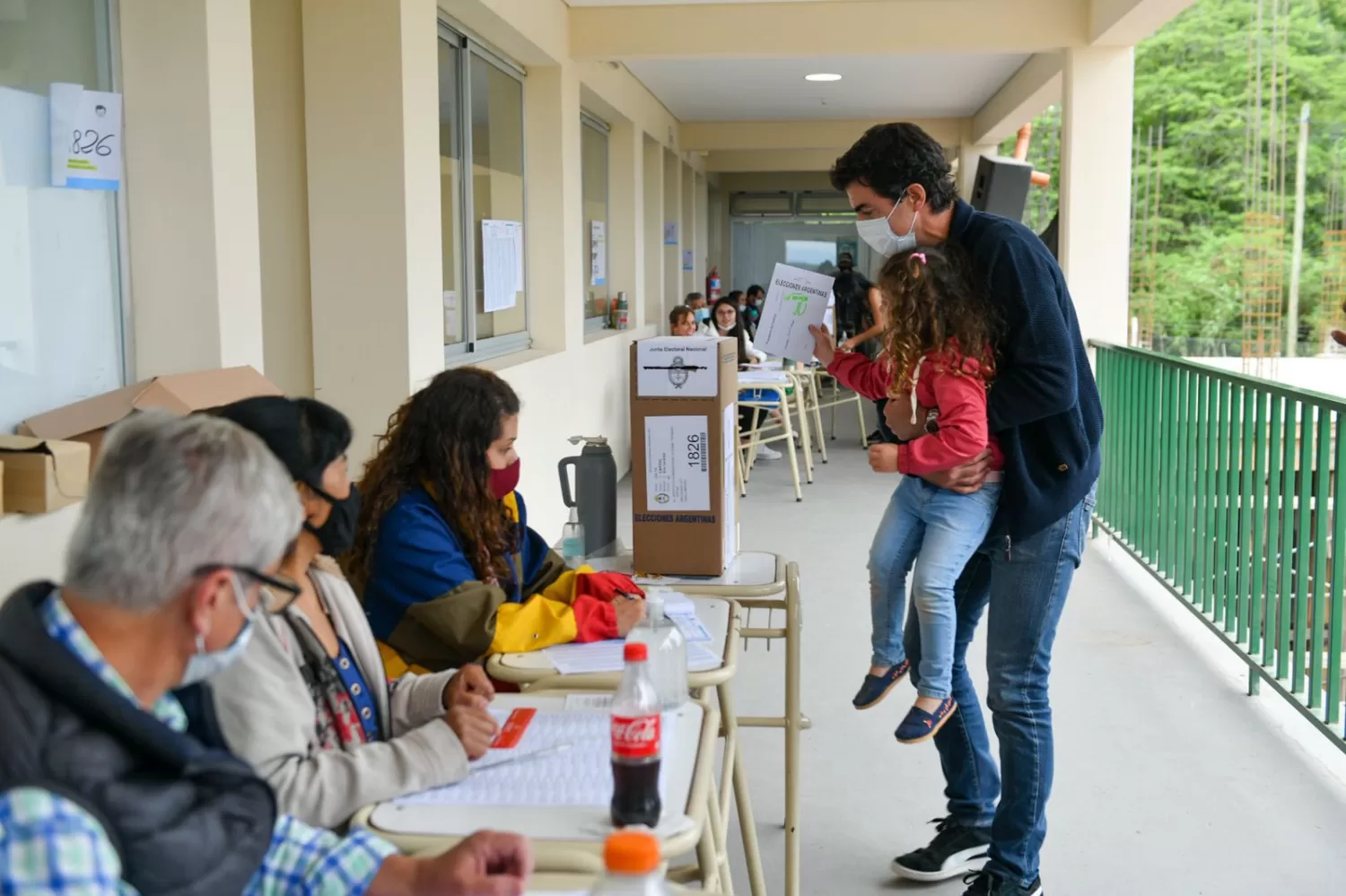 JUAN MANUEL URTUBEY fue a votar acompañado de su hija