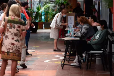 A paso lento: hasta las 13 votó alrededor del 33% del padrón en Tucumán