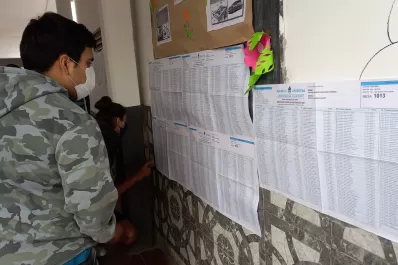Galería de imágenes: asi se vivieron las primeras horas de votación en Tucumán