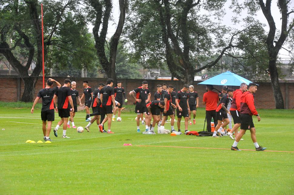 LA UNIÓN HACE LA FUERZA. El plantel se muestra unido pensando en Tigre.