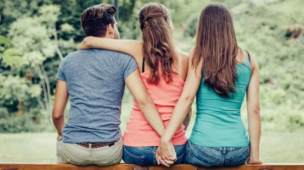 RELACIONES NO MONOGÁMICAS. Los vínculos libres en una pareja deben ser una consecuencia de un profundo diálogo previo, que defina límites. 