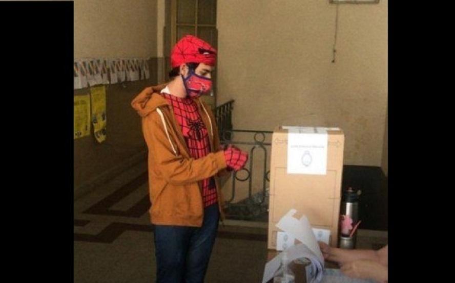 UN GRAN PODER conlleva una gran responsabilidad. VOTA SPIDERMAN. 