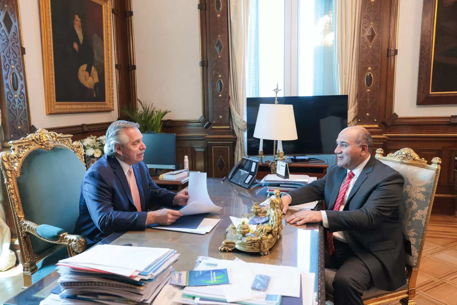 ENCUENTRO. Fernández y Manzur, en la Casa Rosada. 