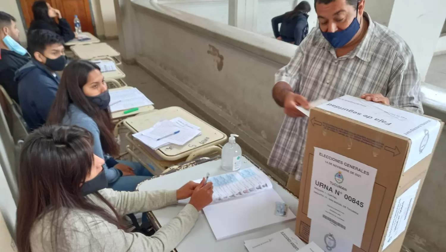 CAÍDA. El oficialismo es la única fuerza que decreció de las PASO a la general en Tucumán.