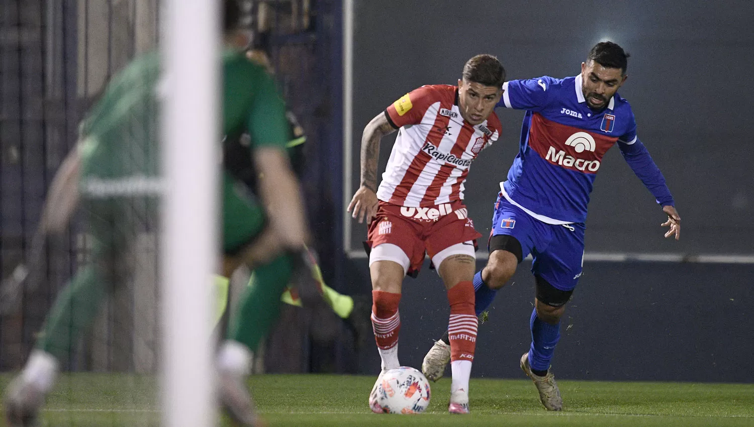 ÚLTIMO CRUCE. Leandro Vella fue clave en el triunfo conseguido por San Martín ante Tigre, en Victoria, durante la primera rueda.