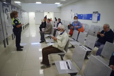 Desde hoy los bancos atenderán sin turnos