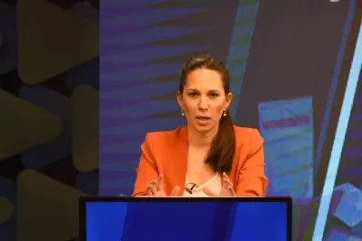 “A defender la transparencia”: Paula Omodeo festejó en soledad