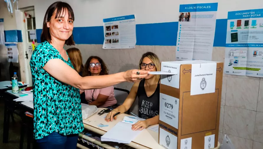 ADVERTENCIA. A criterio de la diputada electa Romina del Pla, del Frente de Izquierda y de los Trabajadores, el resultado electoral acelerará la tendencia a pactar con el FMI.