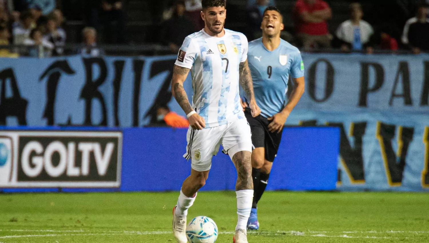 MUY CERCA. Rodrigo de Paul fue una de las figuras de la Selección en la victoria ante Uruguay, en Montevideo.