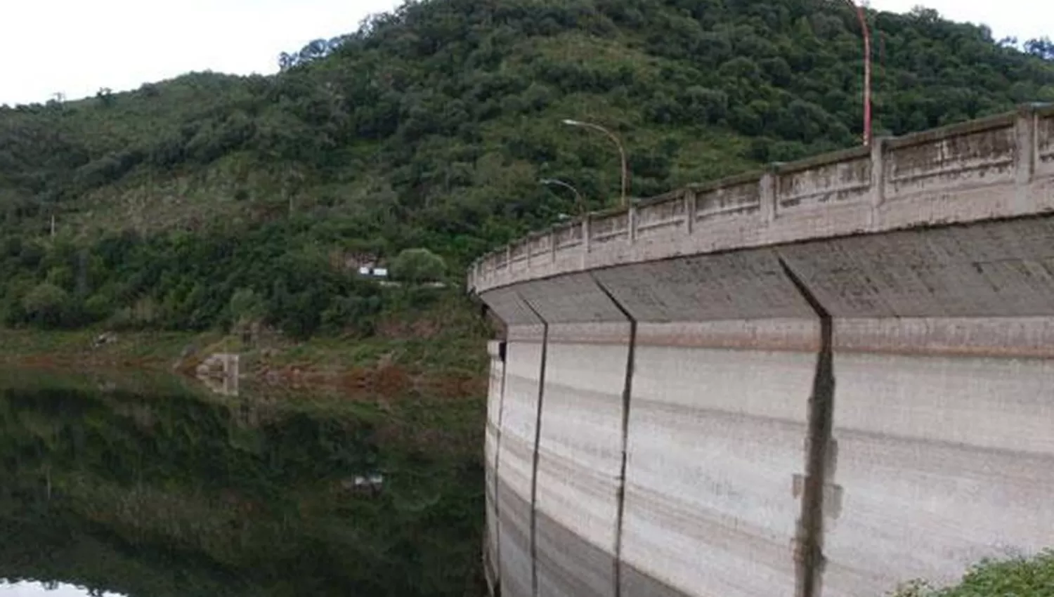 TRAGEDIA. Esquivel pasaba la tarde en el dique La Quebrada cuando falleció.