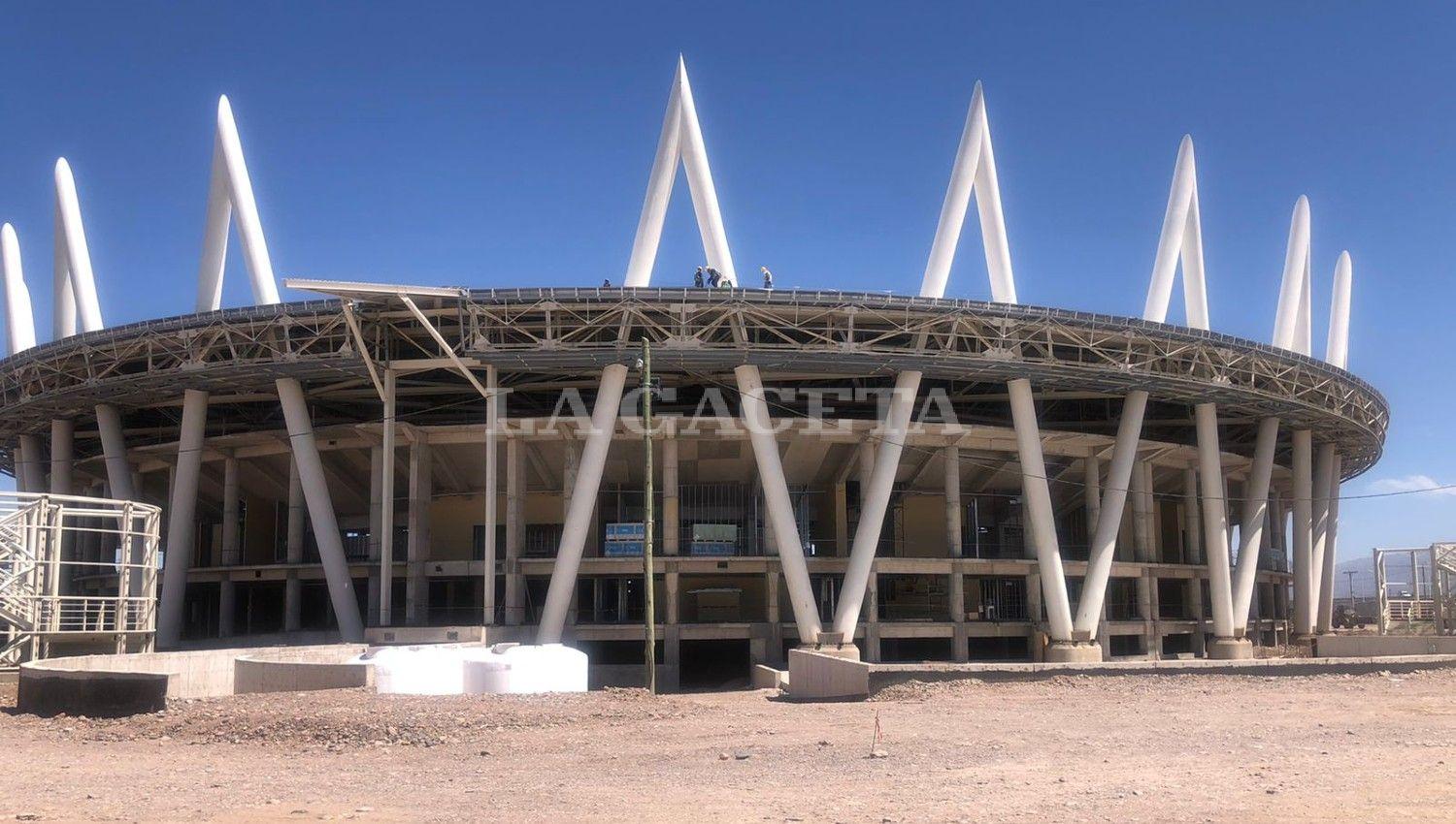 EN CONSTRUCCIÓN. A pocos metros del Bicentenario se levanta un velódromo.