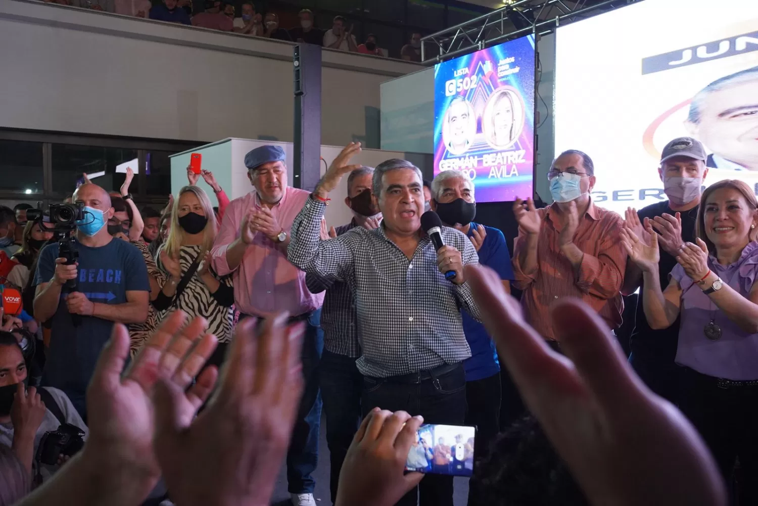 EN CAMPAÑA. Germán Alfaro, durante un acto con miras a las elecciones generales del último domingo. Foto de Twitter @AlfaroGerman