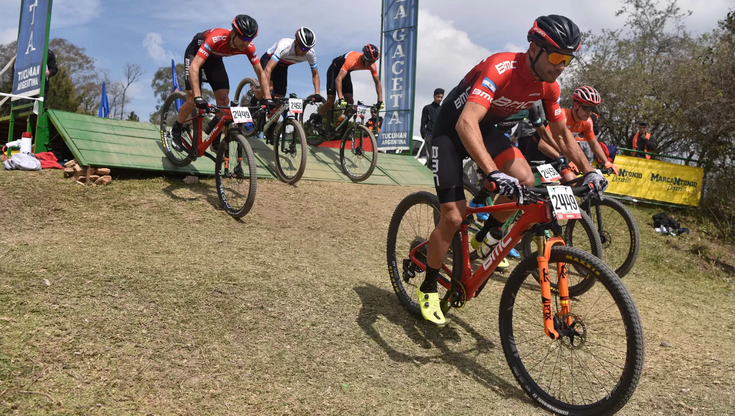 UNA FIESTA. Se esperaban más de 2.500 competidores en todas las categorías del Trasmontaña.