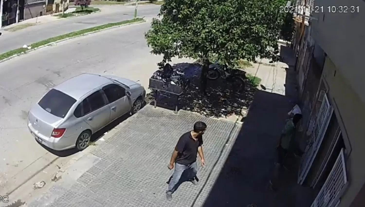 VIOLENCIA. El atacante se llevó el arma y $60 que tenía el vigilador.