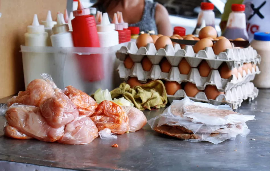 Salmonella. Piden tomar precauciones en el manejo de alimentos