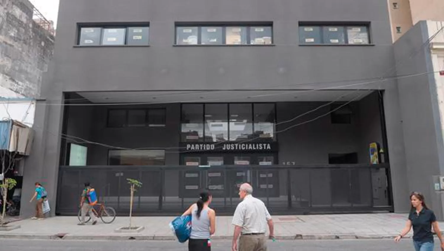 PARTIDO JUSTICIALISTA. La sede en Tucumán está situada en Virgen de la Merced 157. Foto de Archivo