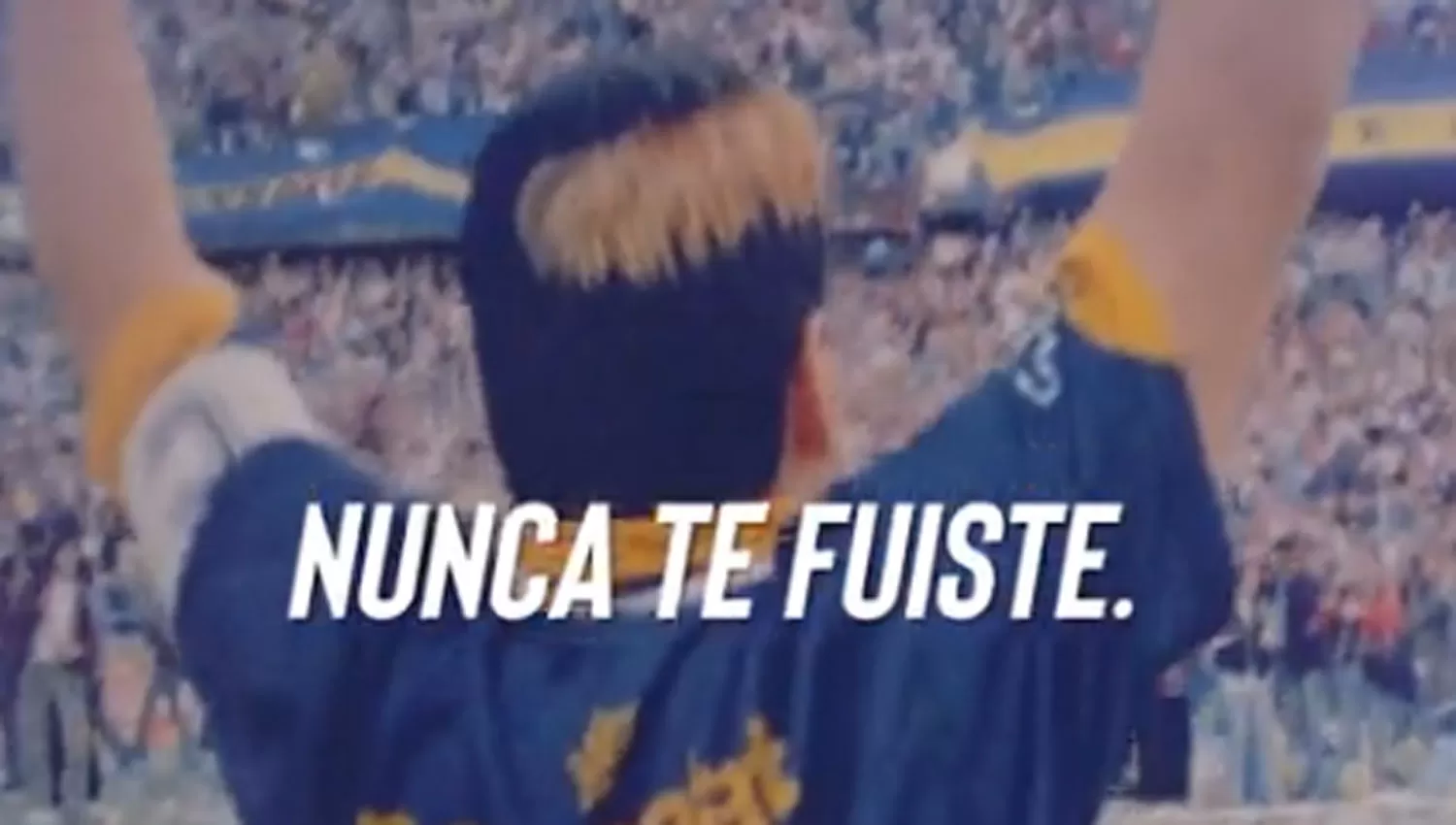 AZUL Y ORO. Maradona jugó en dos etapas con la camiseta de Boca, consiguiendo el Metropolitano de 1981.