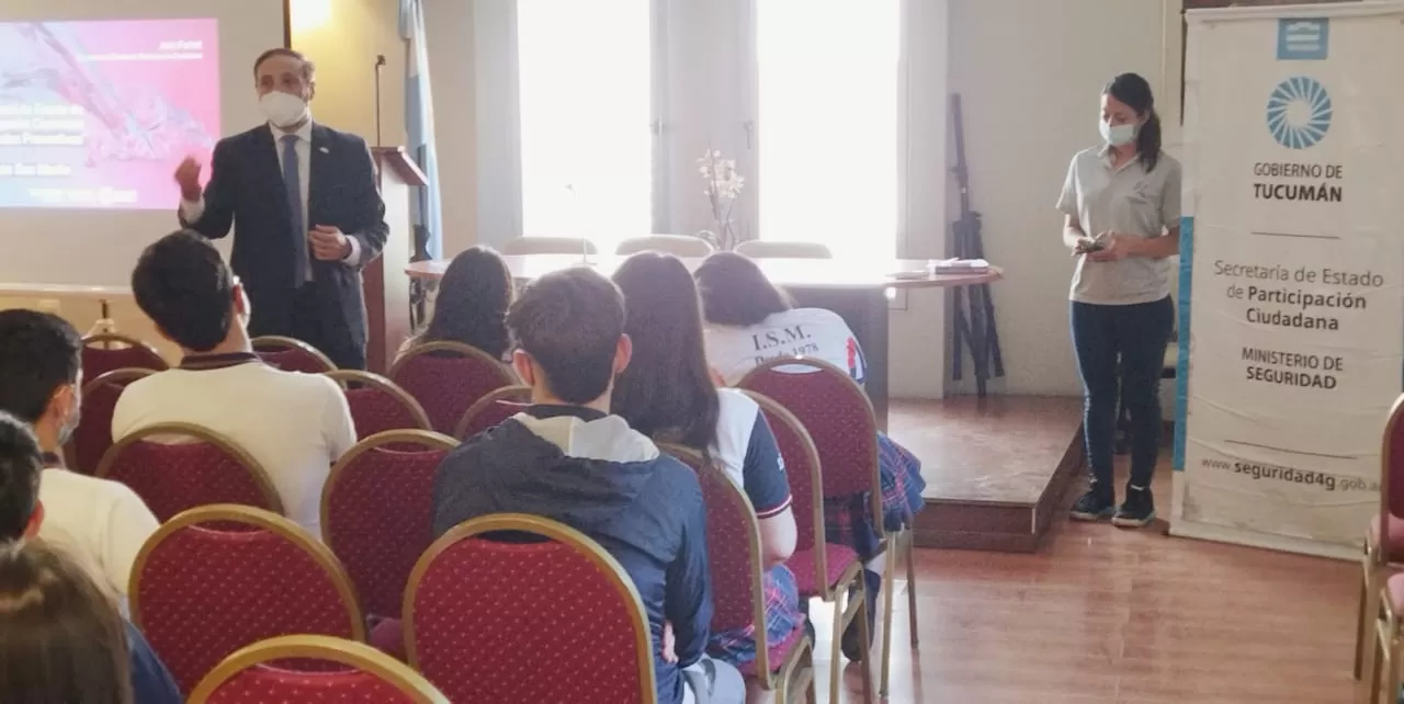 Estudiantes crearon comics para prevenir el grooming