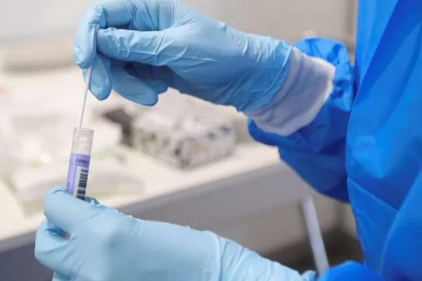 Suecia confirmó el primer caso de la variante Ómicron del coronavirus