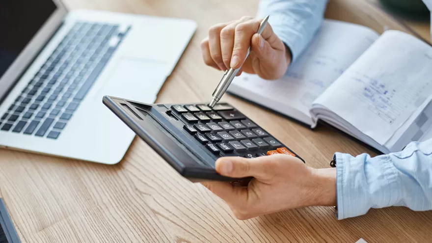 Lanzan un plan de pagos de hasta 10 años para deudas de comercios, pymes y monotributistas