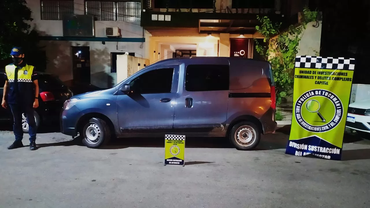 Operativo policial con secuestro de vehículos.