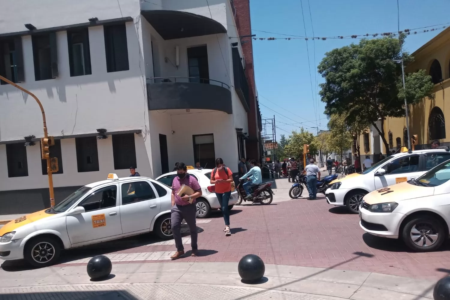 Caos en el tránsito por una protesta en de taxistas en Concepción.