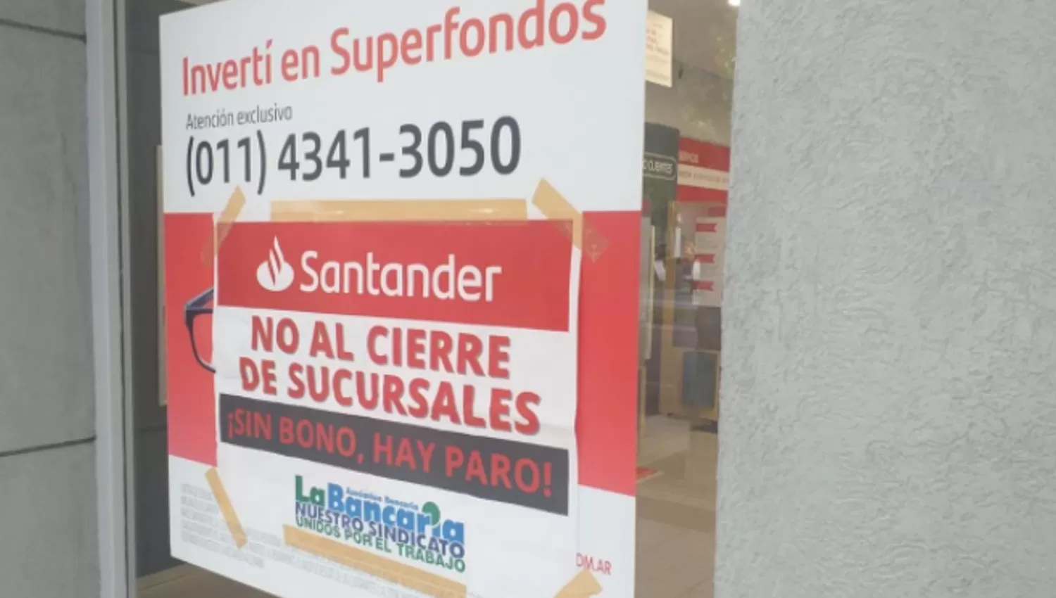 SIN ATENCIÓN. Los trabajadores del gremio se manifestaron en todas las sucursales de Santander.