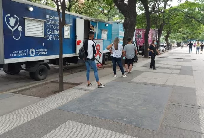 CENTRO DE TESTEOS, EN PLAZA URQUIZA