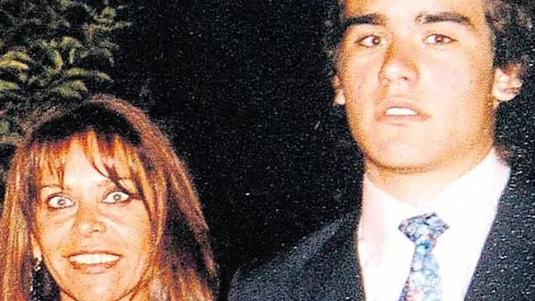 MADRE E HIJO. Facundo y Nora.