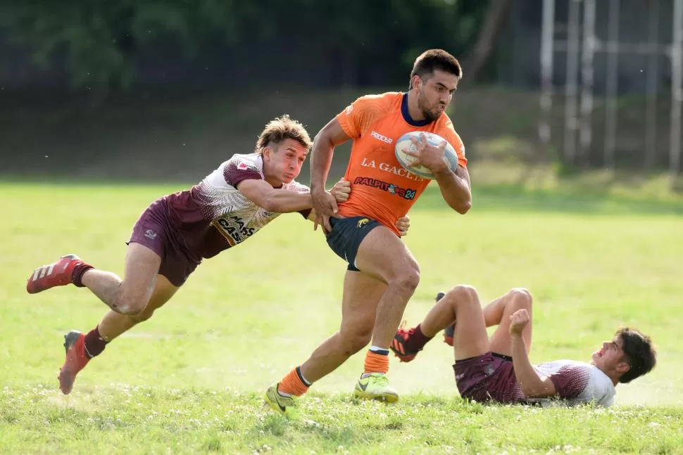 PREPARACIÓN. Los Naranjas de seven jugaron un torneo en Universitario. 